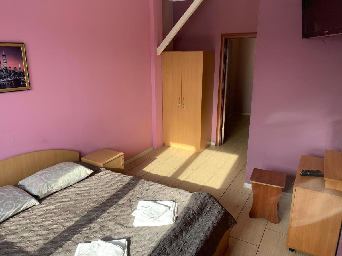 Green Hotel Kiev Bagian luar foto