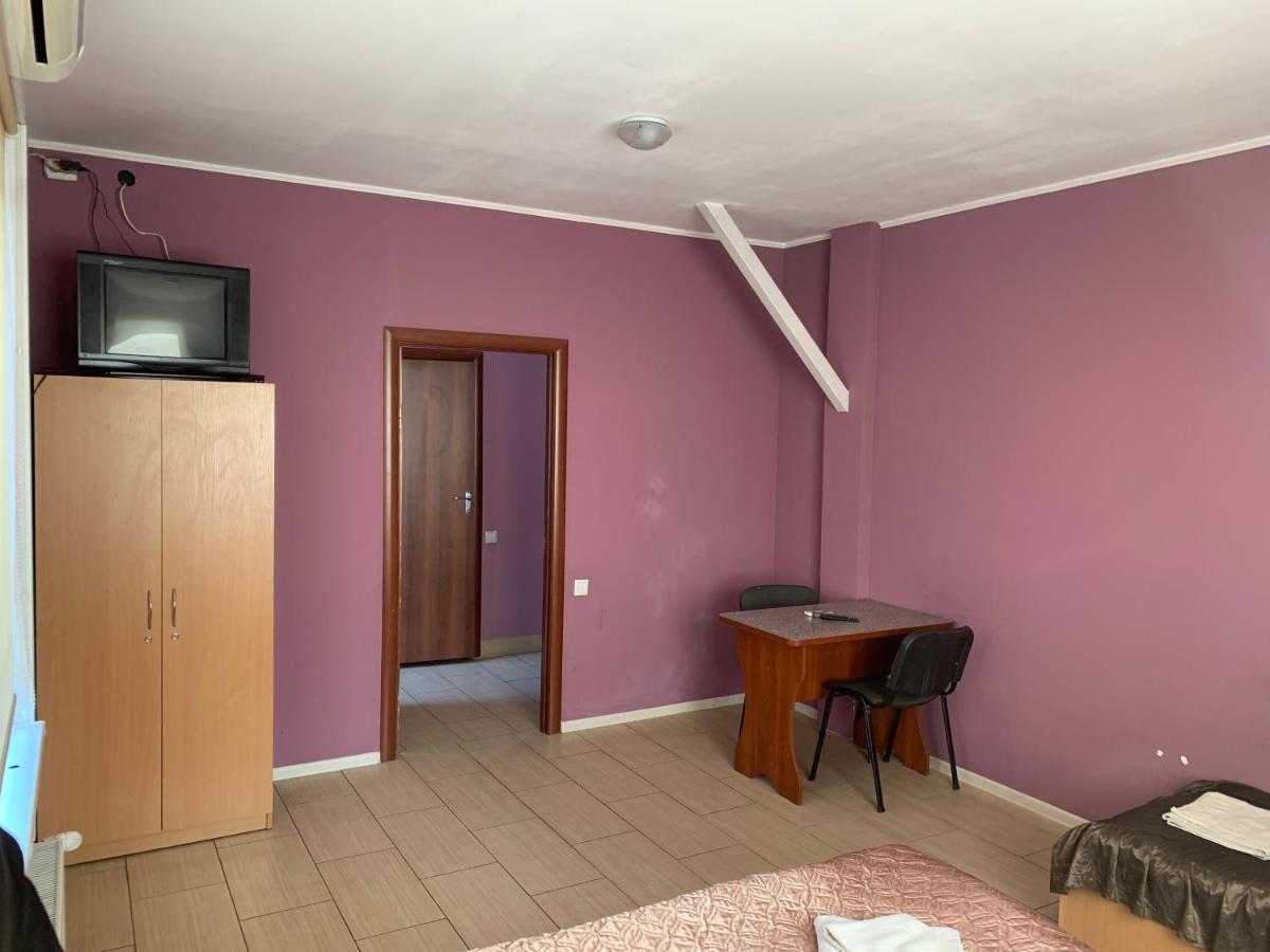 Green Hotel Kiev Bagian luar foto