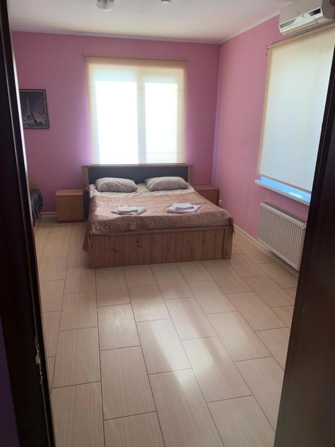 Green Hotel Kiev Bagian luar foto